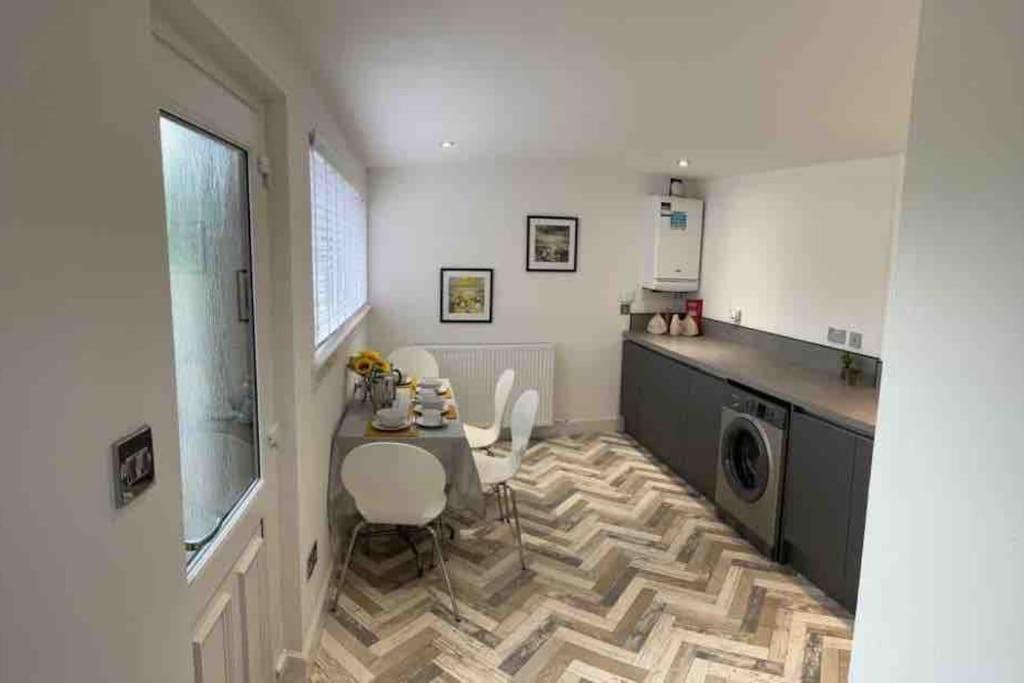 Fantastic Home In Brightons, Falkirk. Polmont Extérieur photo