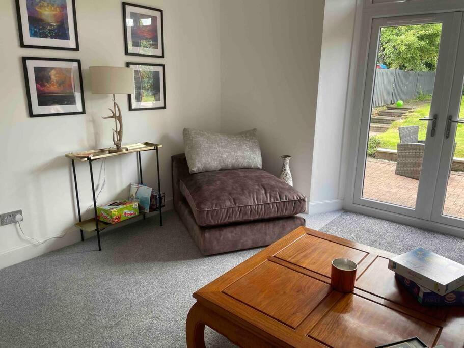 Fantastic Home In Brightons, Falkirk. Polmont Extérieur photo