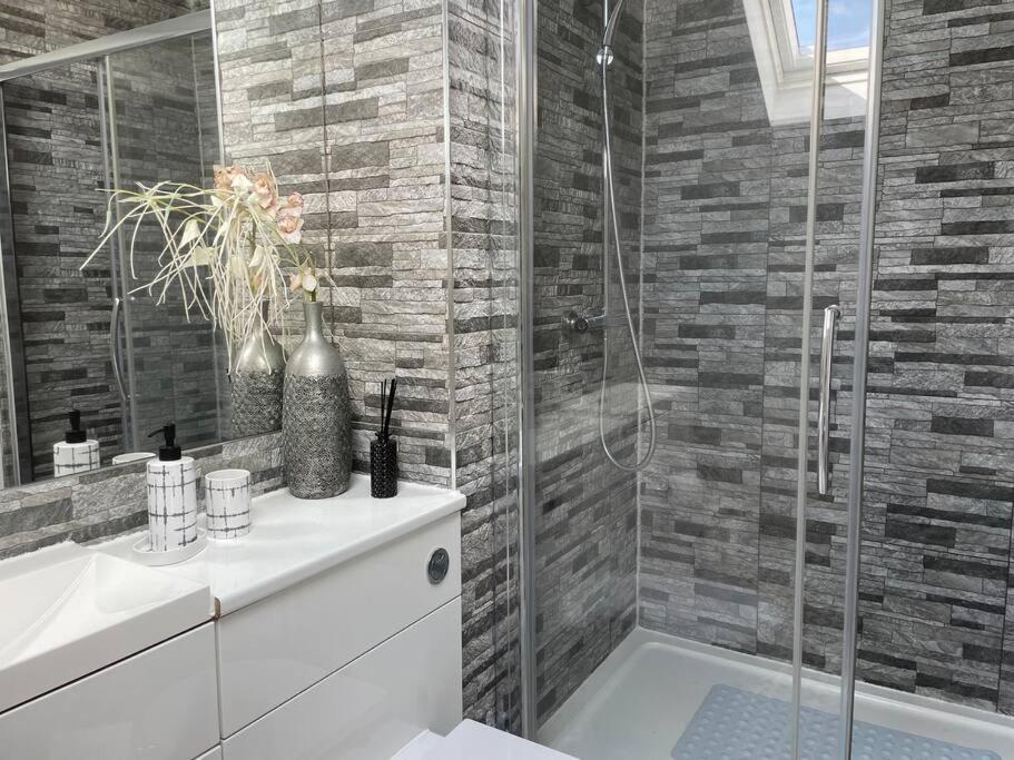 Fantastic Home In Brightons, Falkirk. Polmont Extérieur photo